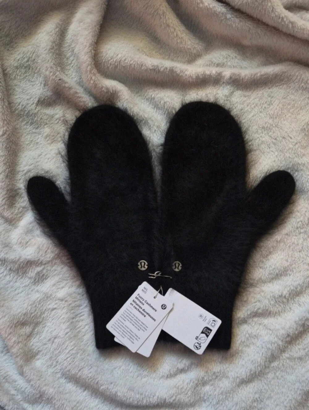 Lululemon Fuzzy Cashmere Mittens NWT